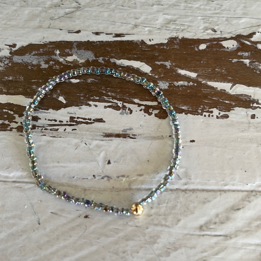Seed bead iridescent bracelet. O/S - Picture 1 of 2